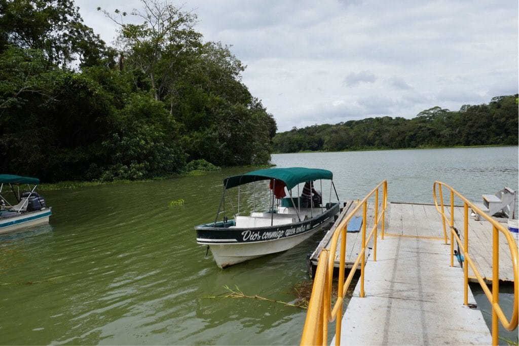 Balade sur un trait d'union